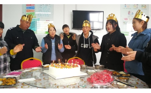 新年新氣象！伊百盛舉辦1月份員工集體生日會(huì)